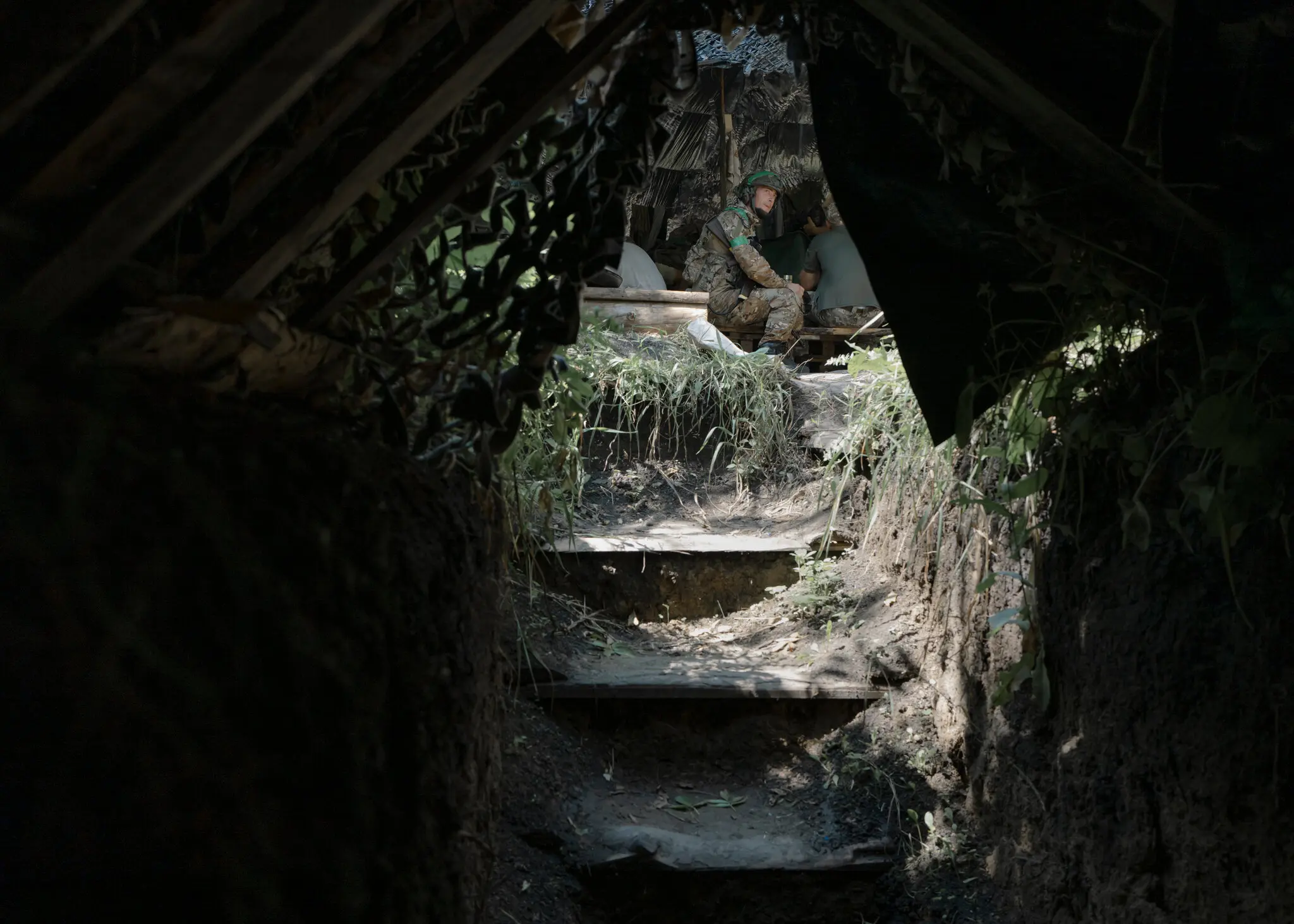 Український військовий на оборонній позиції під Куп'янськом. Російські війська підкралися до міста на вісім кілометрів.